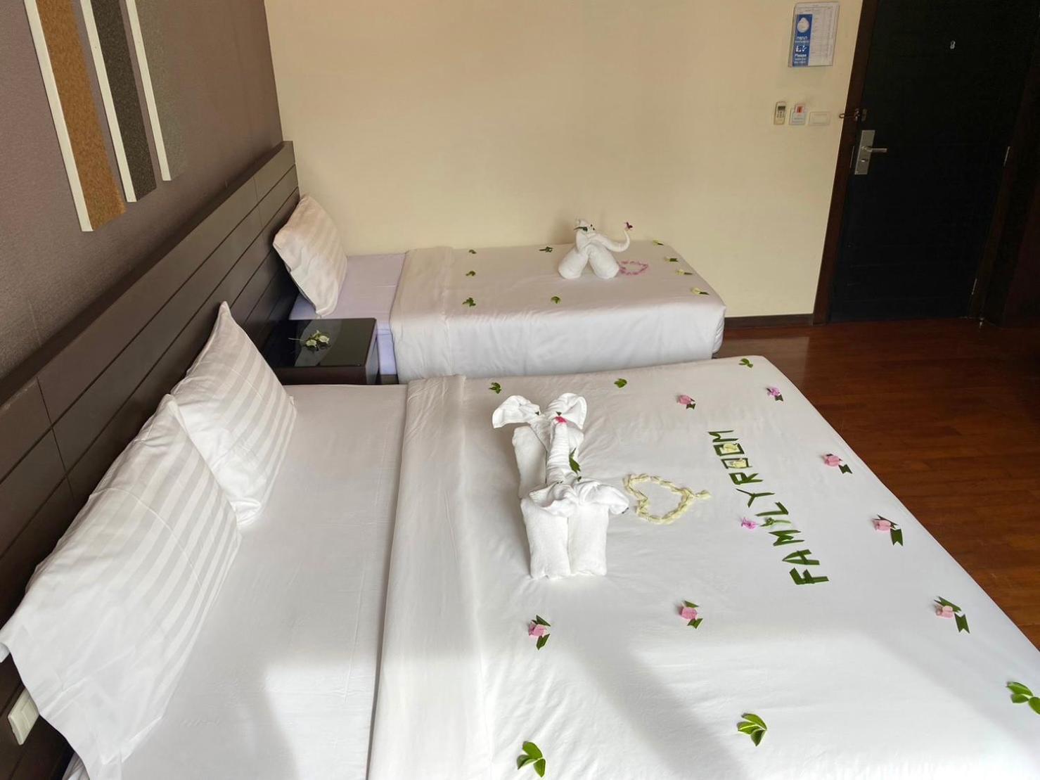 G1 Touch Blue Sky Hotel Pantai Kamala Luaran gambar